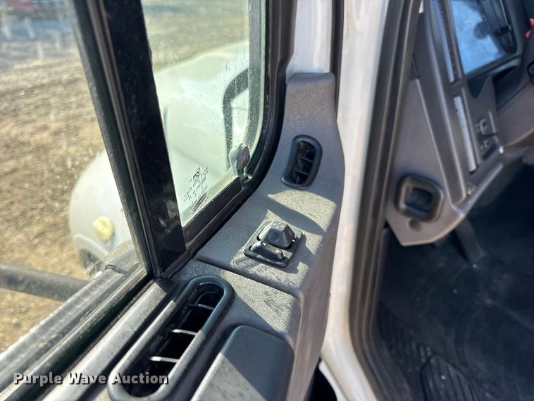 image for item DW6530 2015 Freightliner M2 semi truck