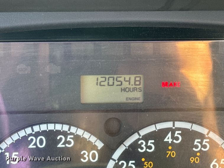 image for item DW6530 2015 Freightliner M2 semi truck