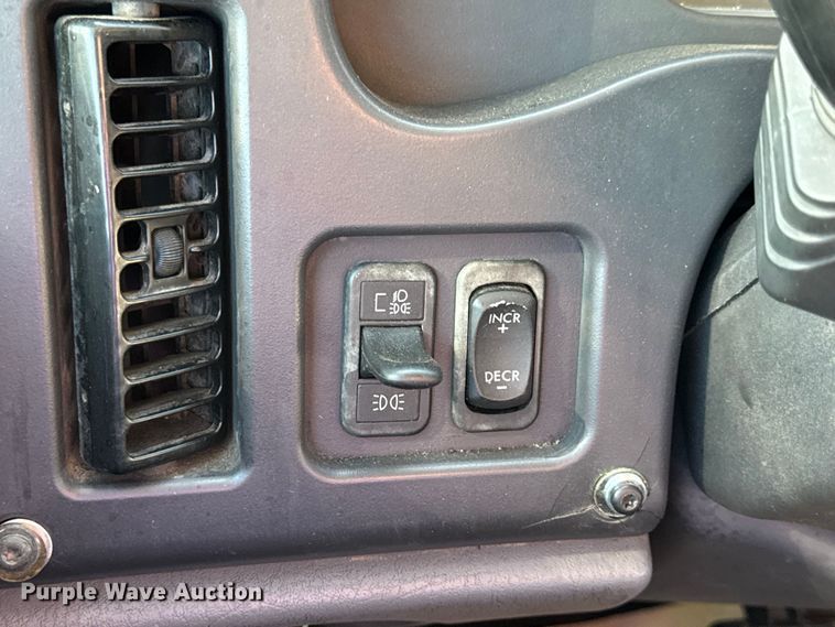 image for item DW6530 2015 Freightliner M2 semi truck