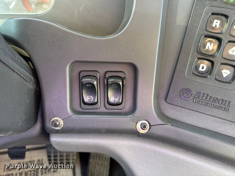 image for item DW6530 2015 Freightliner M2 semi truck