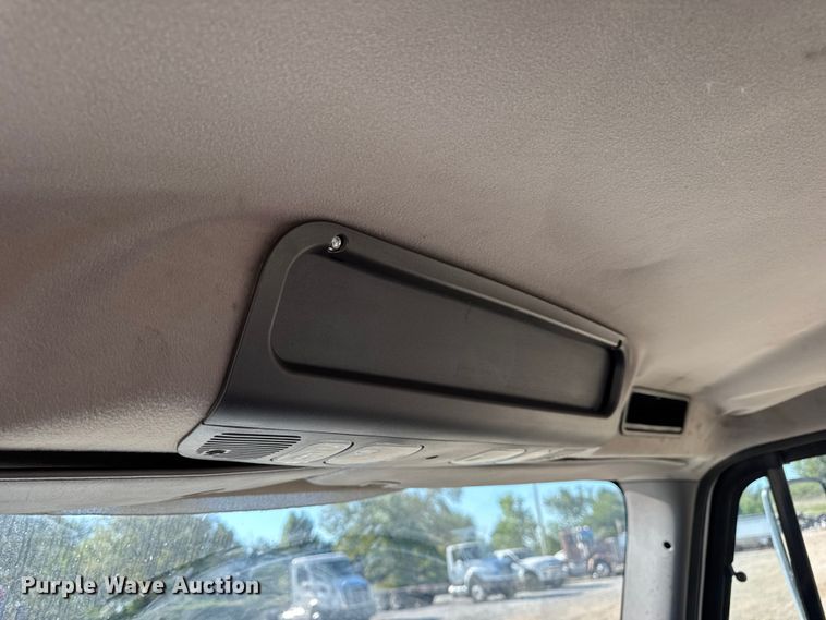 image for item DW6530 2015 Freightliner M2 semi truck