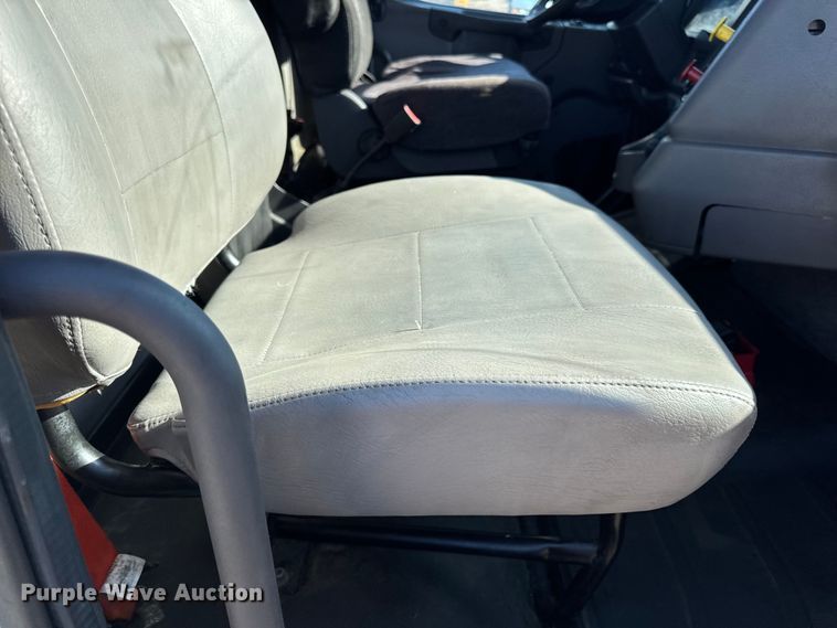 image for item DW6530 2015 Freightliner M2 semi truck