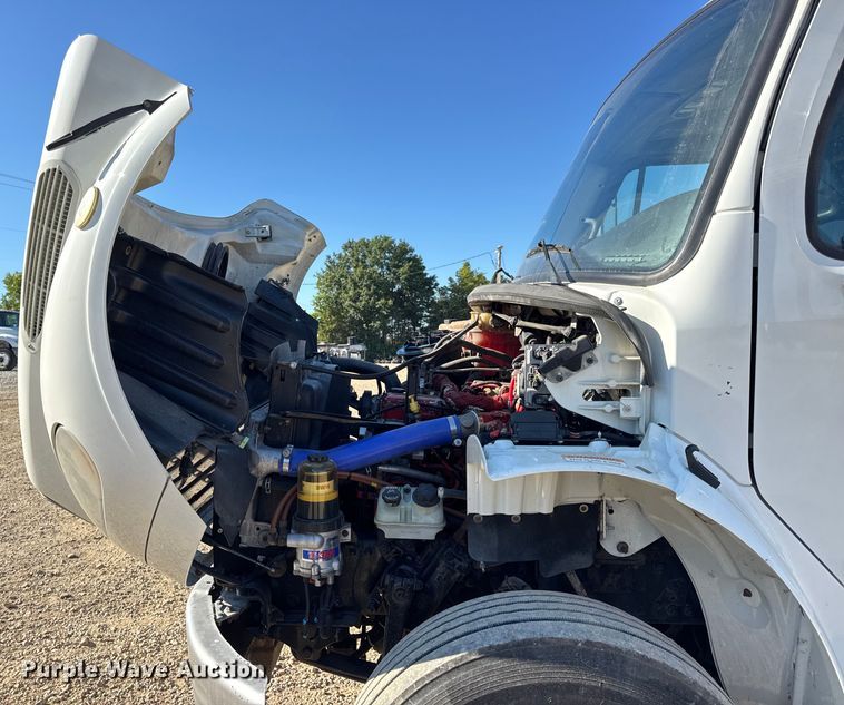 image for item DW6530 2015 Freightliner M2 semi truck