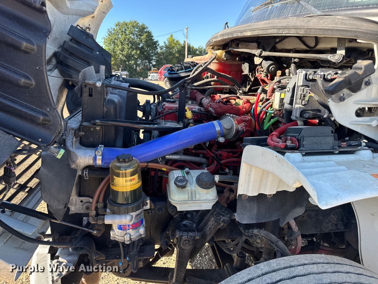 image for item DW6530 2015 Freightliner M2 semi truck