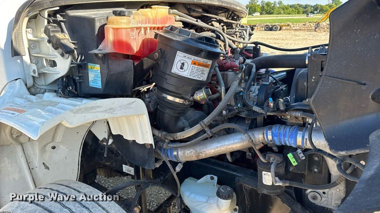 image for item DW6530 2015 Freightliner M2 semi truck