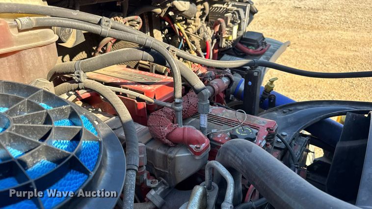 image for item DW6530 2015 Freightliner M2 semi truck