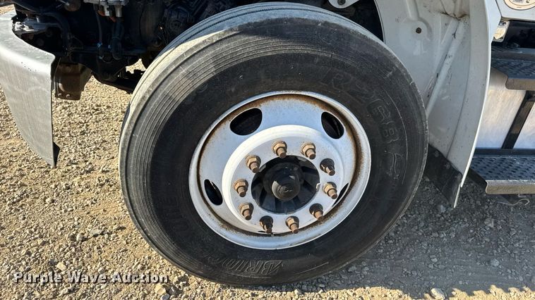 image for item DW6530 2015 Freightliner M2 semi truck