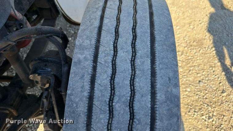 image for item DW6530 2015 Freightliner M2 semi truck