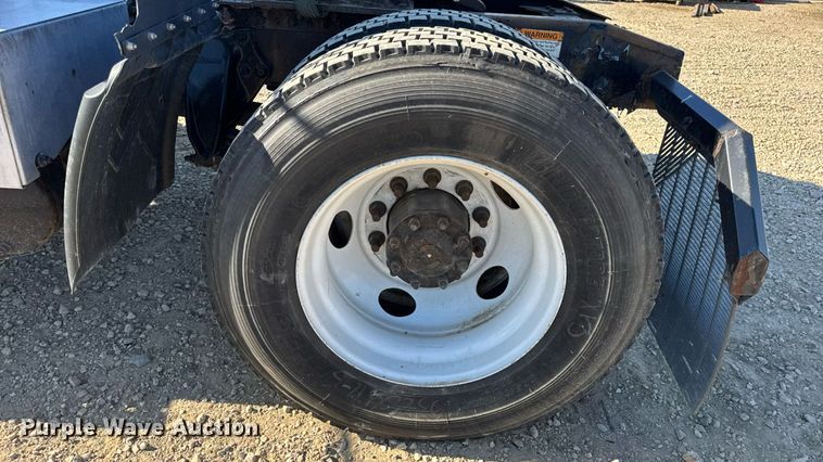 image for item DW6530 2015 Freightliner M2 semi truck