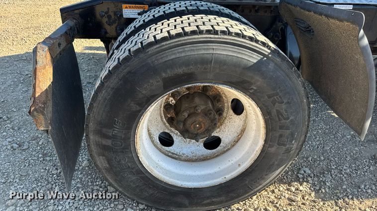 image for item DW6530 2015 Freightliner M2 semi truck