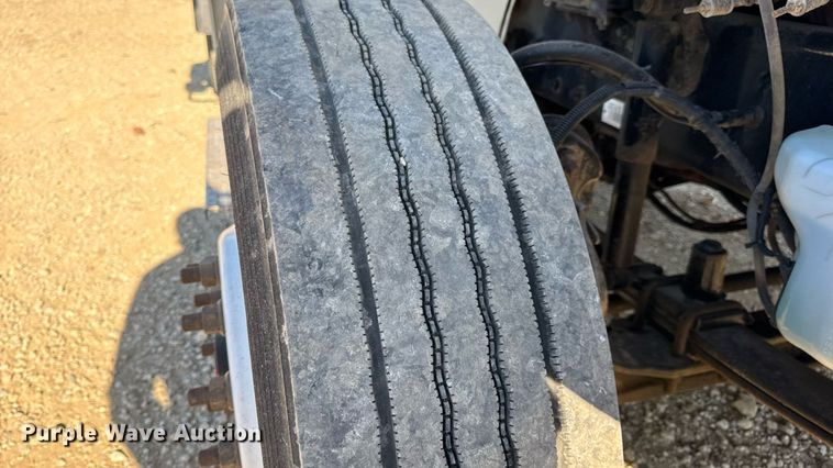 image for item DW6530 2015 Freightliner M2 semi truck