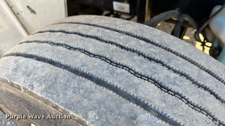 image for item DW6530 2015 Freightliner M2 semi truck