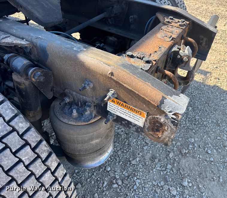 image for item DW6531 2014 Freightliner Business Class M2 semi truck