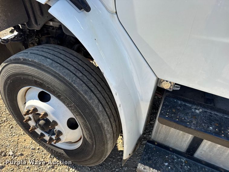 image for item DW6531 2014 Freightliner Business Class M2 semi truck