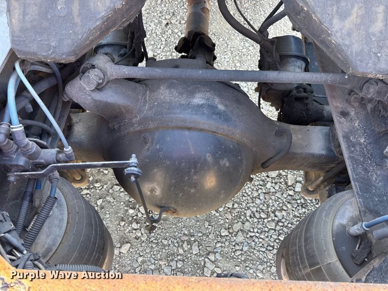 image for item DW6531 2014 Freightliner Business Class M2 semi truck