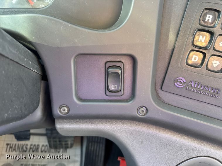 image for item DW6531 2014 Freightliner Business Class M2 semi truck