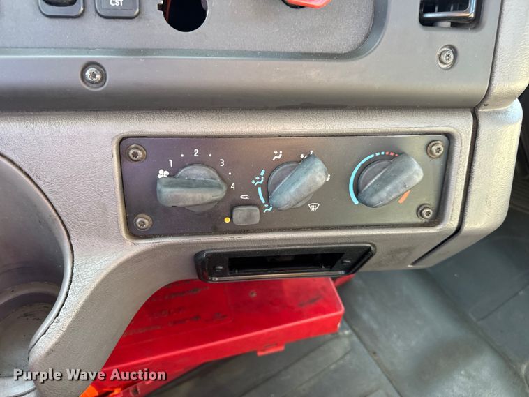 image for item DW6531 2014 Freightliner Business Class M2 semi truck