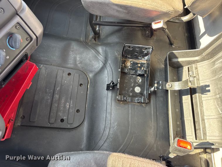 image for item DW6531 2014 Freightliner Business Class M2 semi truck