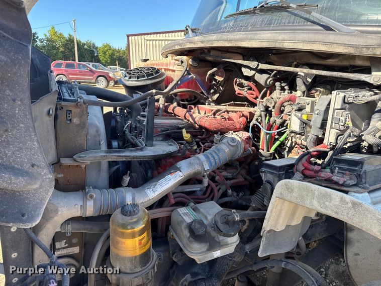 image for item DW6531 2014 Freightliner Business Class M2 semi truck