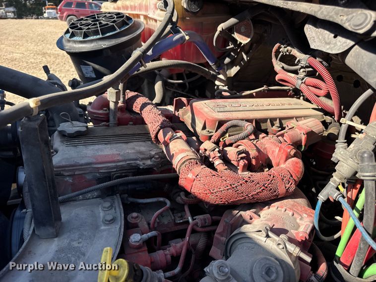 image for item DW6531 2014 Freightliner Business Class M2 semi truck