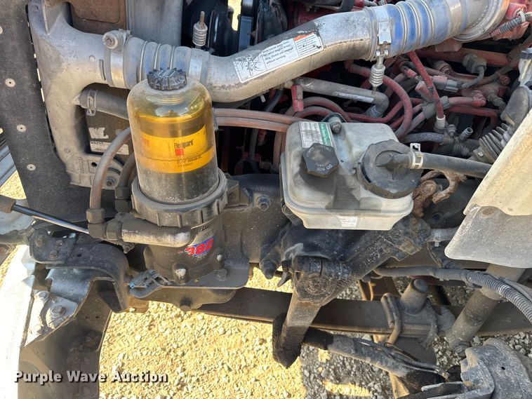 image for item DW6531 2014 Freightliner Business Class M2 semi truck