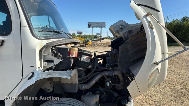 image for item DW6531 2014 Freightliner Business Class M2 semi truck