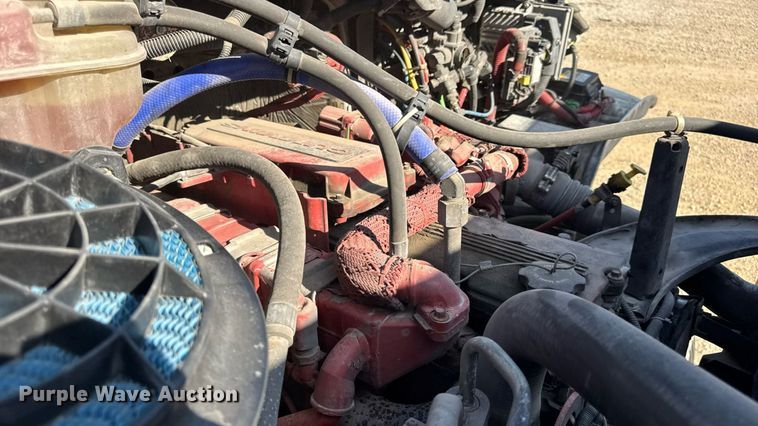 image for item DW6531 2014 Freightliner Business Class M2 semi truck