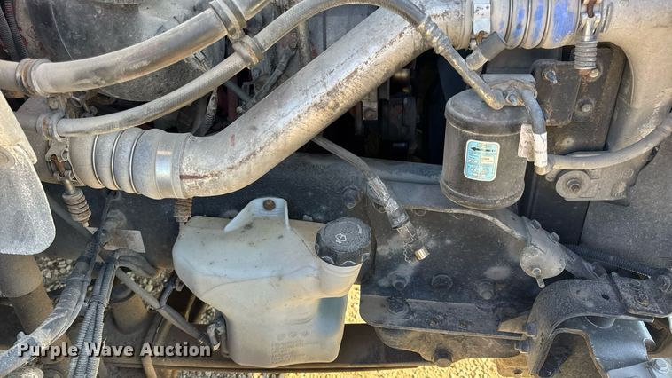 image for item DW6531 2014 Freightliner Business Class M2 semi truck