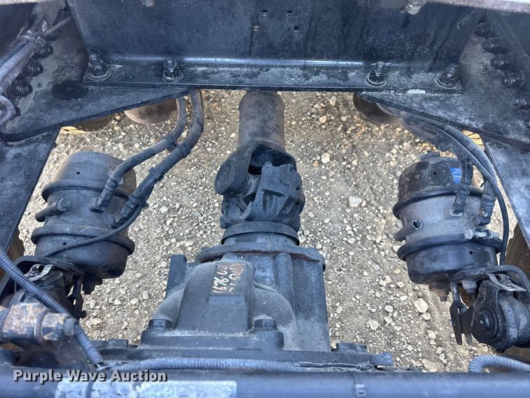 image for item DW6532 2020 Kenworth T680 Semi Truck