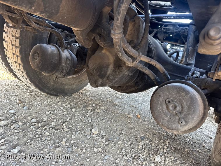 image for item DW6532 2020 Kenworth T680 Semi Truck