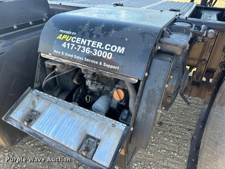 image for item DW6532 2020 Kenworth T680 Semi Truck