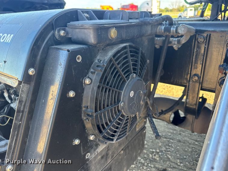 image for item DW6532 2020 Kenworth T680 Semi Truck