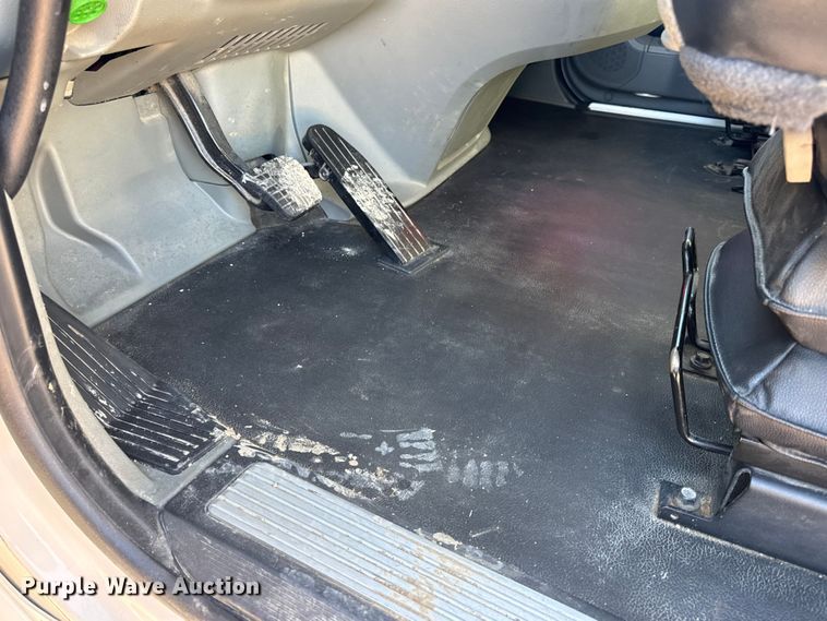 image for item DW6532 2020 Kenworth T680 Semi Truck