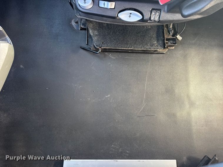 image for item DW6532 2020 Kenworth T680 Semi Truck