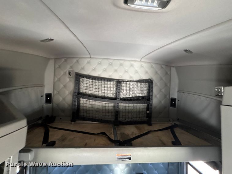 image for item DW6532 2020 Kenworth T680 Semi Truck