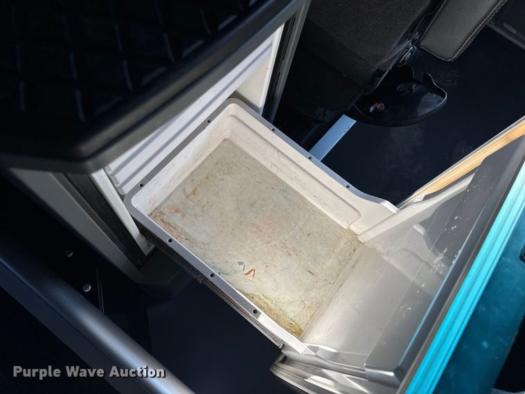 image for item DW6532 2020 Kenworth T680 Semi Truck