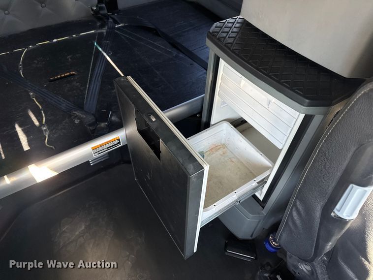 image for item DW6532 2020 Kenworth T680 Semi Truck