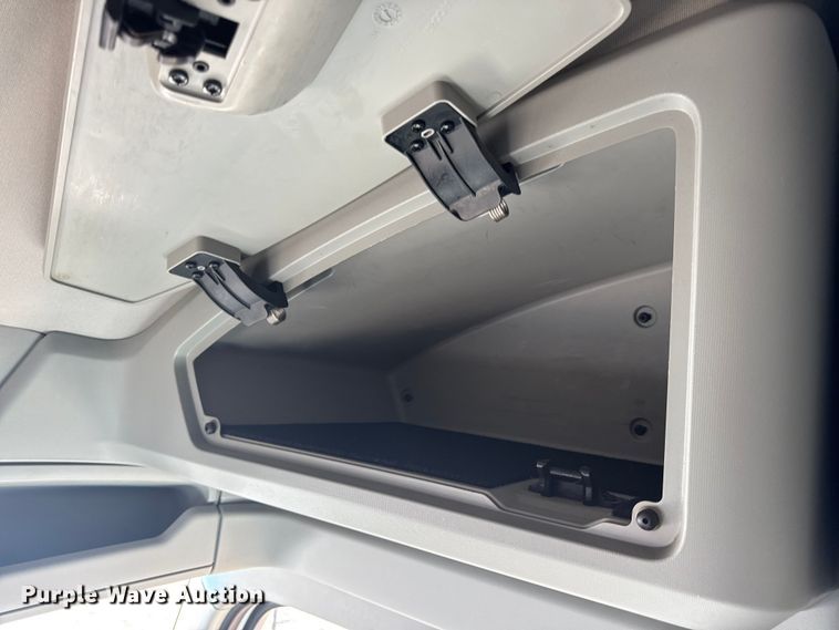 image for item DW6532 2020 Kenworth T680 Semi Truck