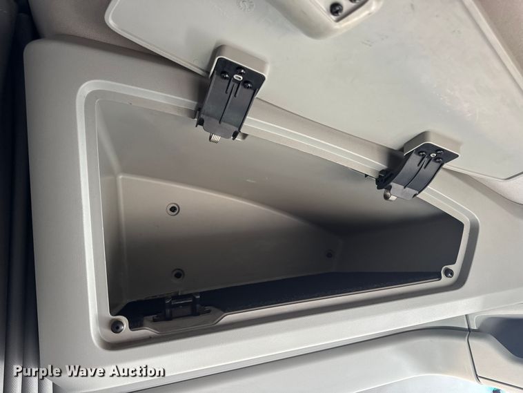 image for item DW6532 2020 Kenworth T680 Semi Truck