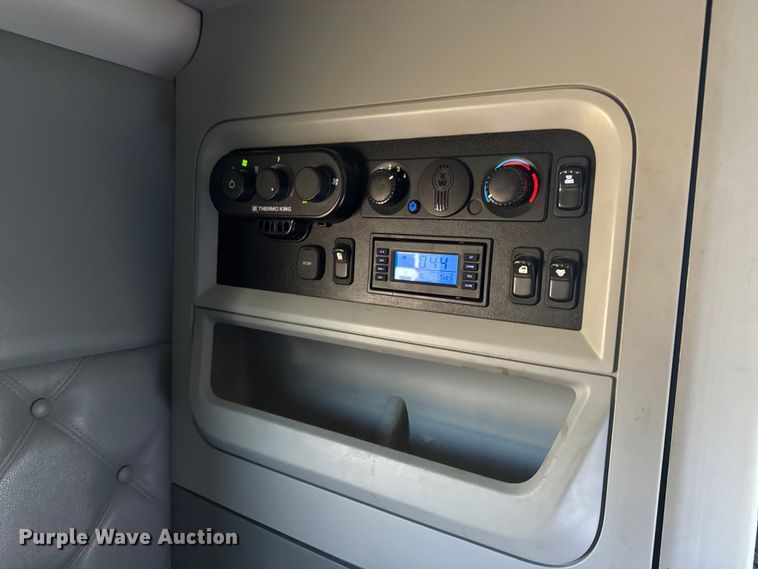 image for item DW6532 2020 Kenworth T680 Semi Truck