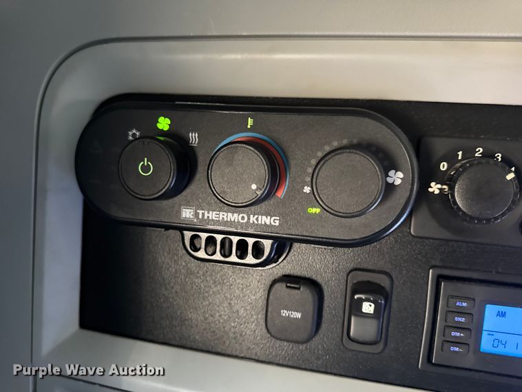 image for item DW6532 2020 Kenworth T680 Semi Truck