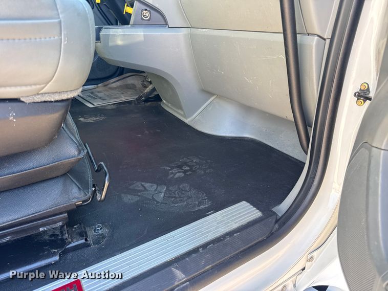 image for item DW6532 2020 Kenworth T680 Semi Truck