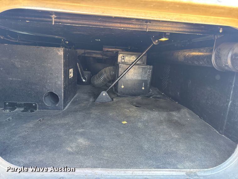 image for item DW6532 2020 Kenworth T680 Semi Truck