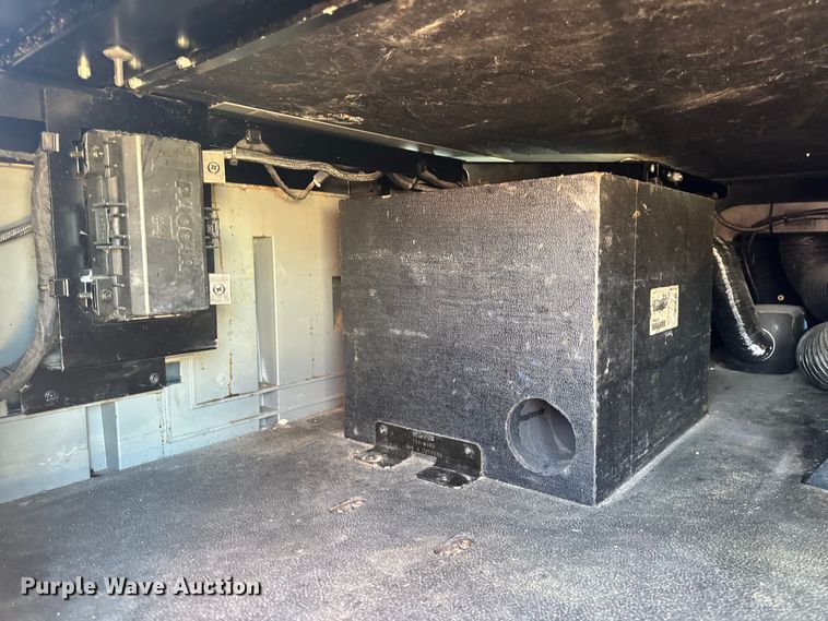 image for item DW6532 2020 Kenworth T680 Semi Truck