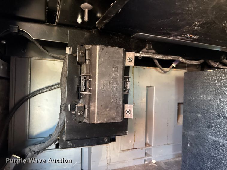 image for item DW6532 2020 Kenworth T680 Semi Truck