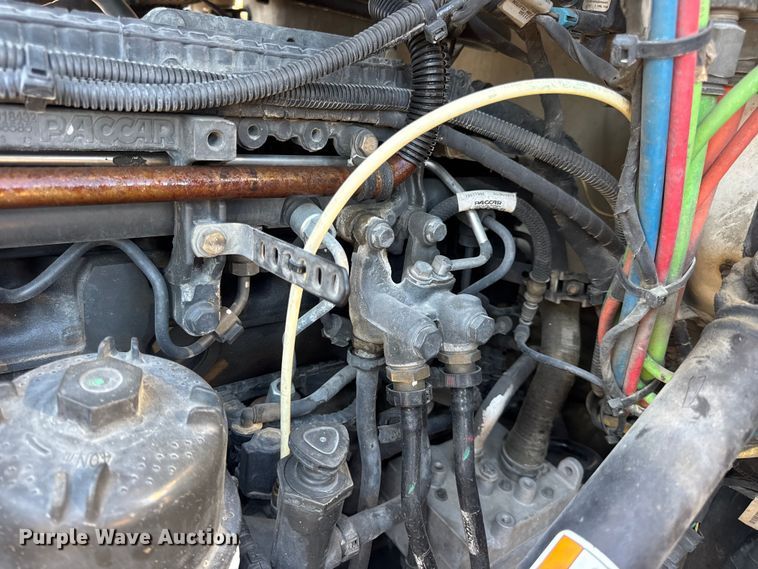 image for item DW6532 2020 Kenworth T680 Semi Truck