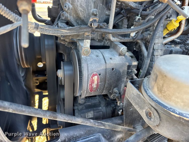 image for item DW6532 2020 Kenworth T680 Semi Truck