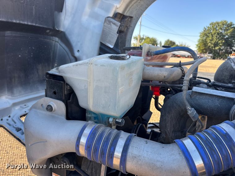 image for item DW6532 2020 Kenworth T680 Semi Truck