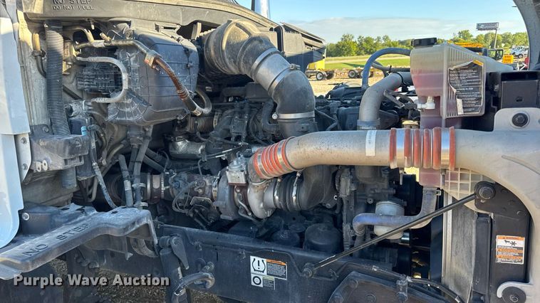 image for item DW6532 2020 Kenworth T680 Semi Truck