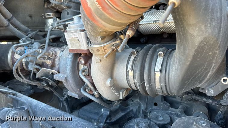 image for item DW6532 2020 Kenworth T680 Semi Truck